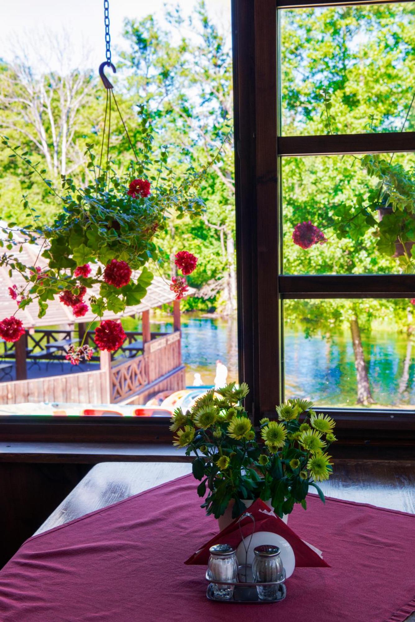 Karczma Zacisze Bed & Breakfast Krutyn Exterior photo